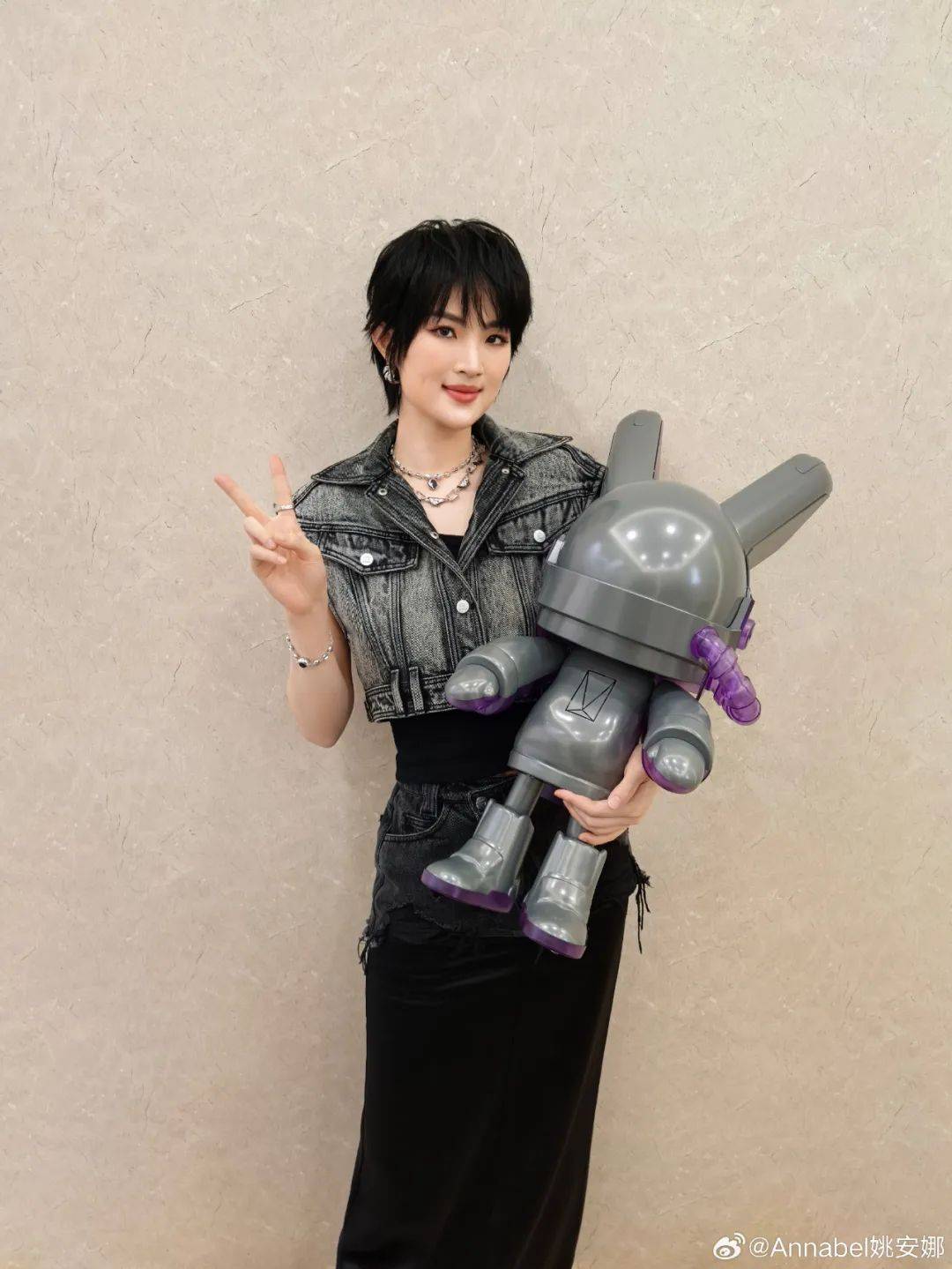 姚安娜被问到哈佛大学拒收国际生<strong></p>
<p>虚拟币挖矿活动</strong>，微笑回应“还好毕业了”，此前曾以满分成绩考入哈佛大学