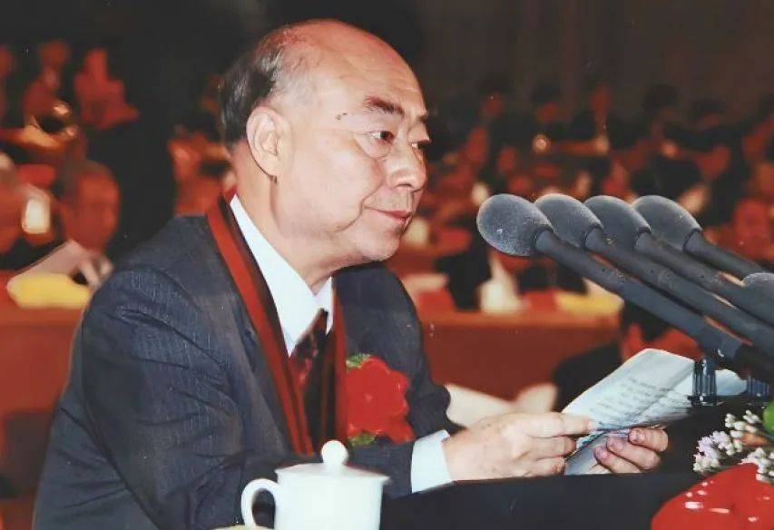 美国人到现在也没想通：一个没留过学的中国人<strong></p>
<p>海外虚拟币交易所</strong>，怎么造出于敏构型？