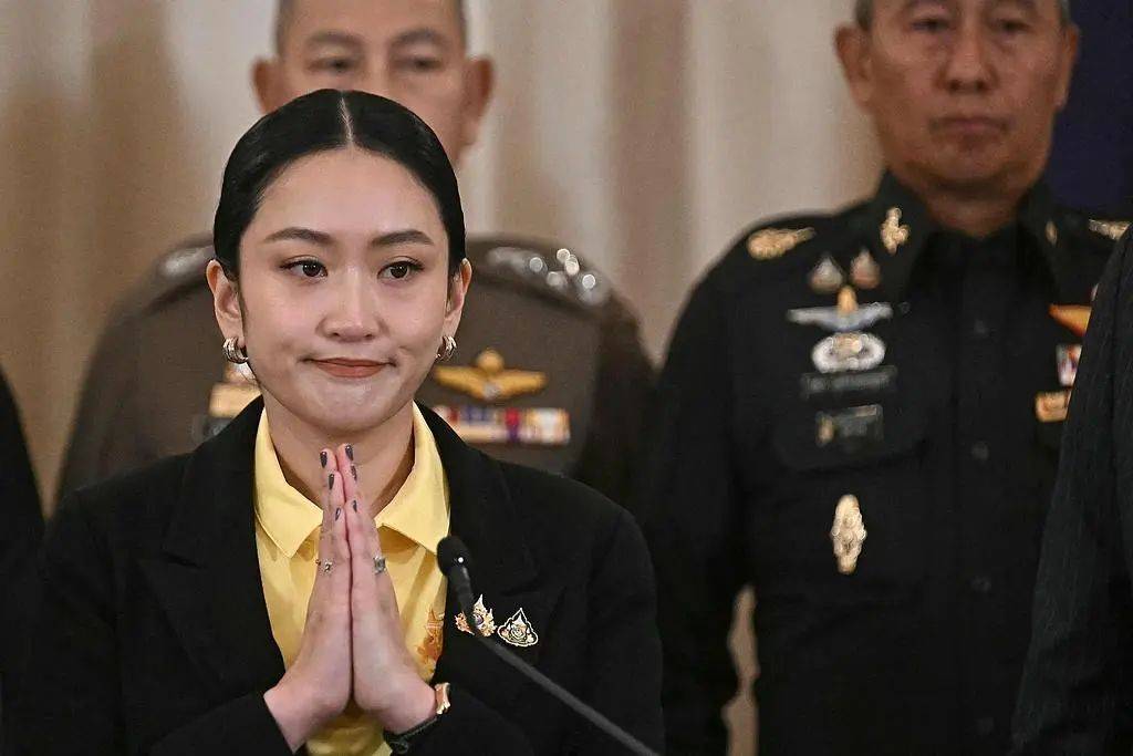总理府已被围<strong></p>
<p>上海虚拟币交易平台制作</strong>，佩通坦拒绝辞职，军方态度坚决，陆军司令作出决定