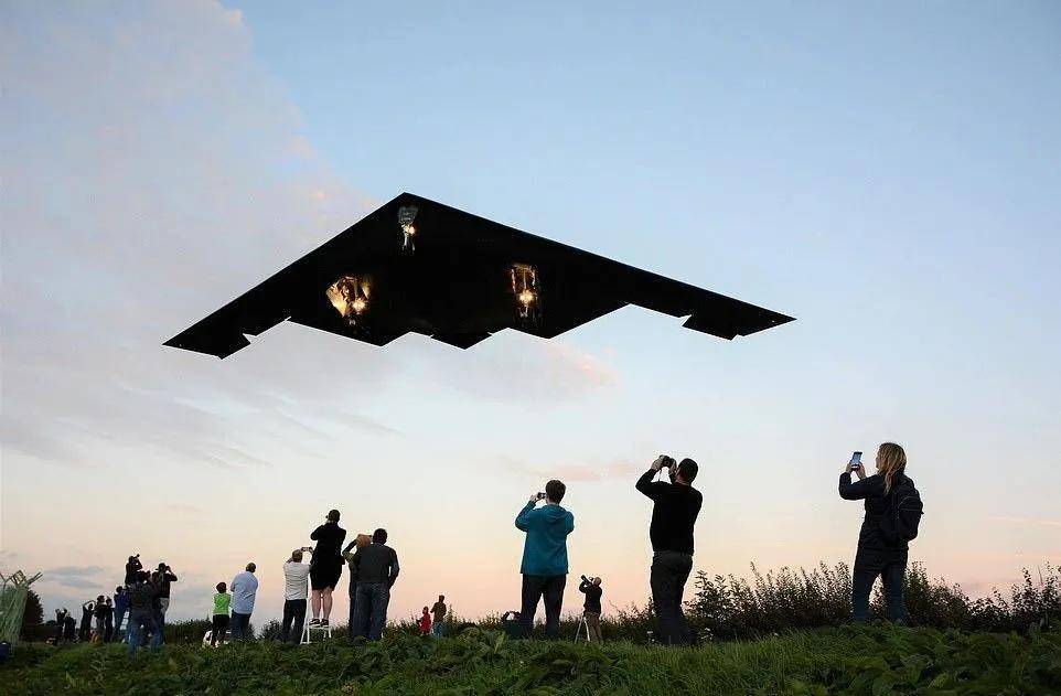 B-2横穿中国轰炸伊朗<strong></p>
<p>上海做虚拟币的公司</strong>，中国雷达没有发现？这是正常人想出来的？