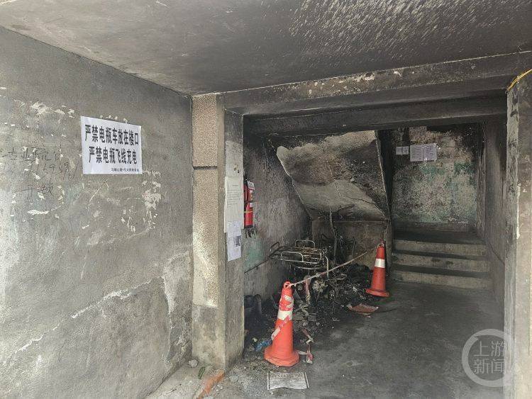 成都一小区电瓶车楼道“飞线充电”酿火灾<strong></p>
<p>网上虚拟币是真的吗</strong>，一家四口1死2伤，涉事车主被刑拘