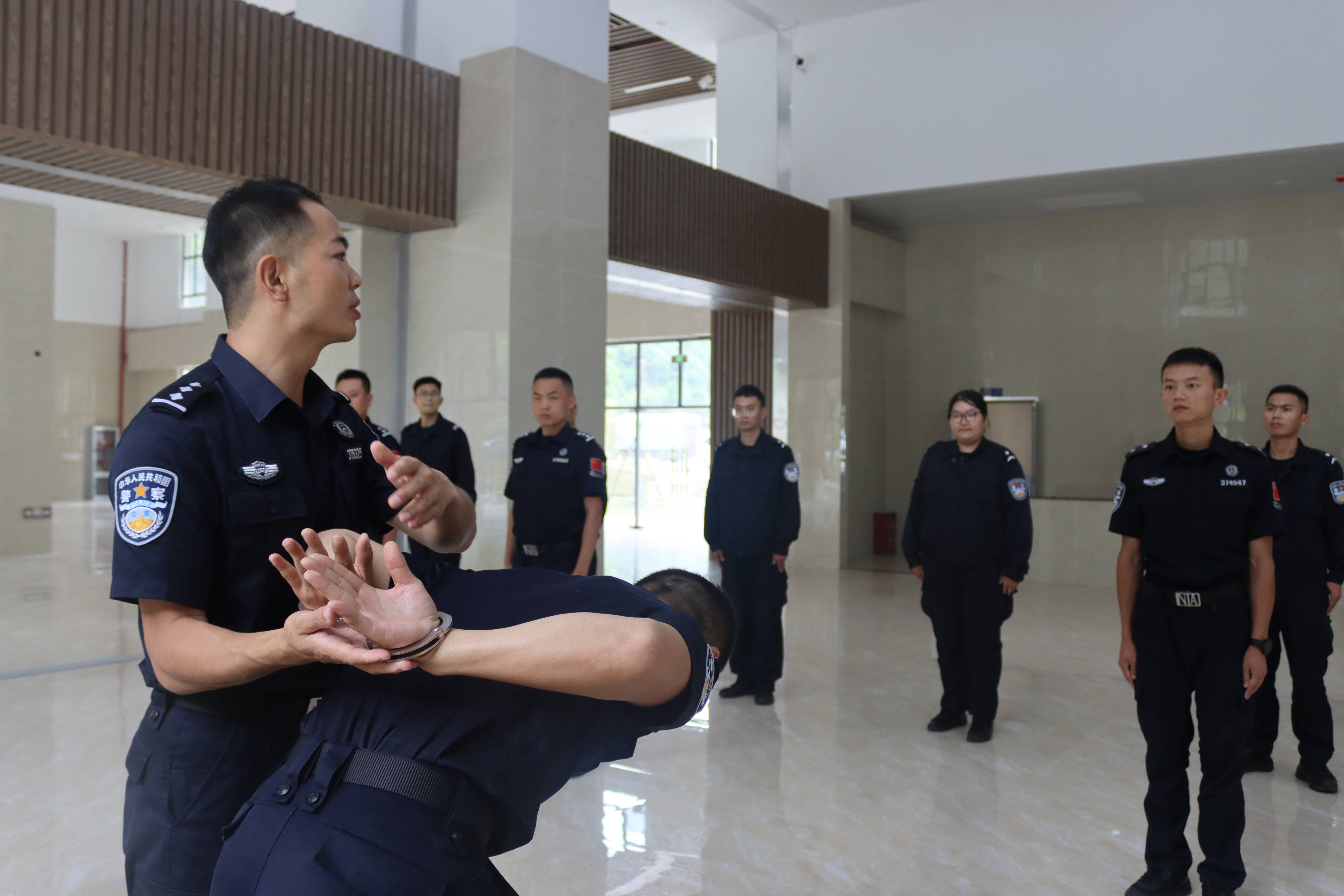 102.13万人次<strong></p>
<p>网上虚拟币交易规则</strong>！勐撒临时执勤点验放进出边境人员突破百万大关！