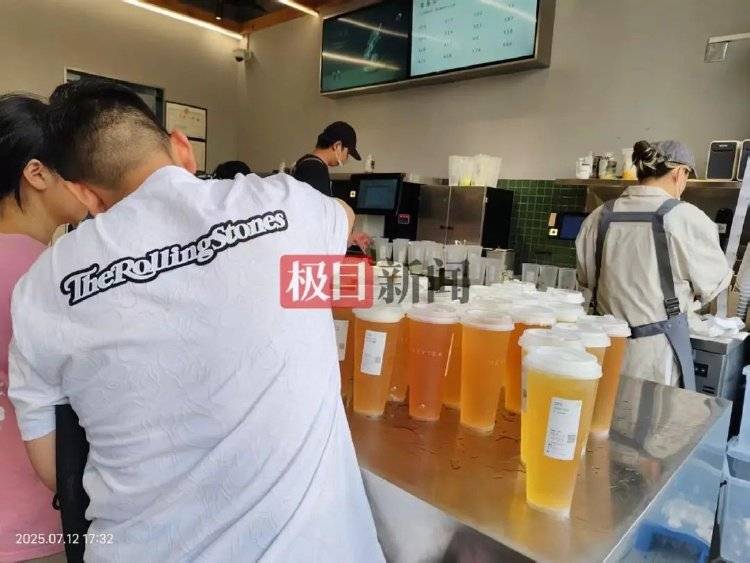 外卖大战：点20单17单免费<strong></p>
<p>假如虚拟币崩盘</strong>，骑手日赚上千不舍休息，店员累惨