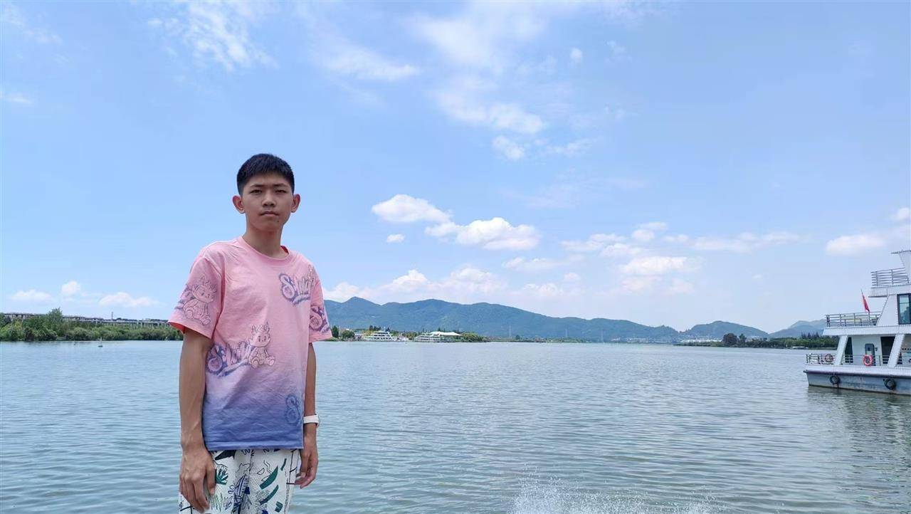 安徽一名18岁高中生坐飞机到西双版纳后失联<strong></p>
<p>哪种虚拟币升值快</strong>，景洪公安：目前没有进一步的消息
