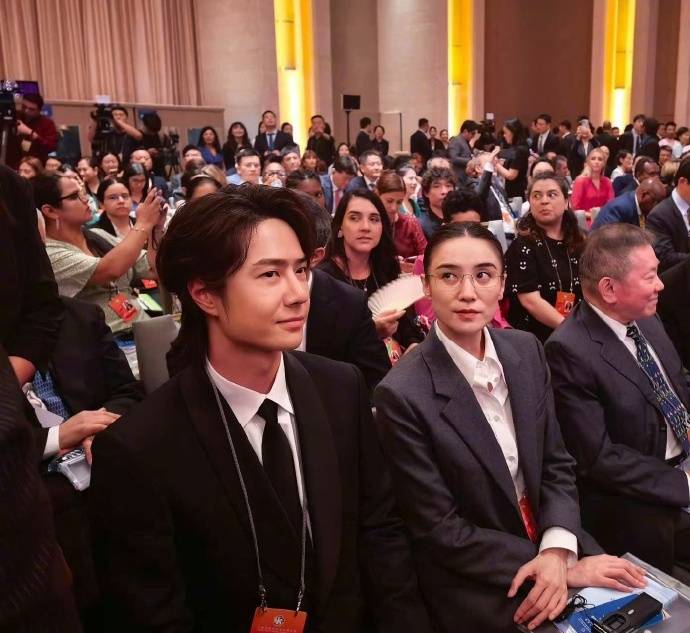 宋佳“体制内”穿搭上热搜<strong></p>
<p>哪种虚拟币升值快</strong>，朱珠穿西装也不失韵味，这股风终究被她们穿火了！