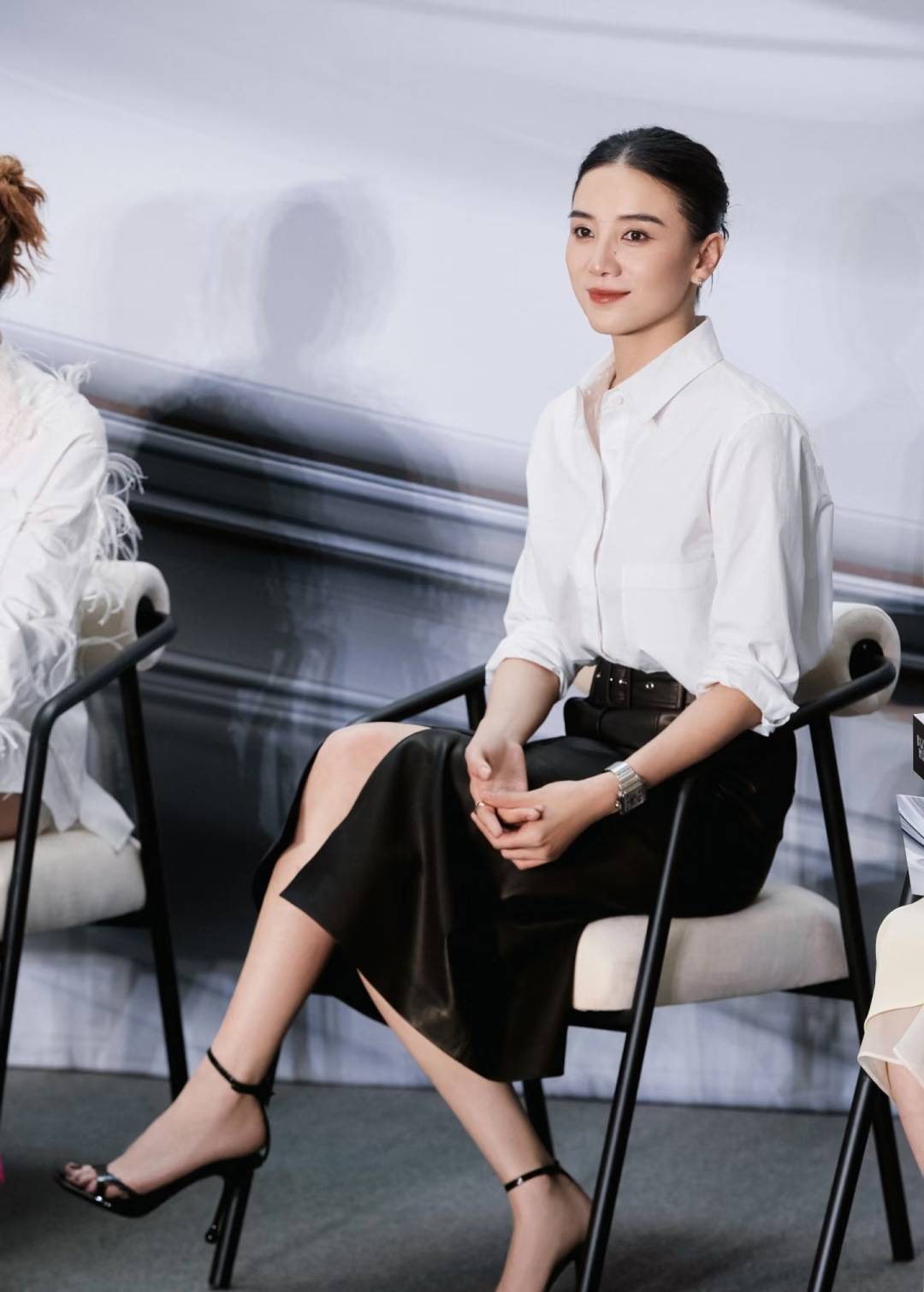 宋佳“体制内”穿搭上热搜<strong></p>
<p>哪种虚拟币升值快</strong>，朱珠穿西装也不失韵味，这股风终究被她们穿火了！