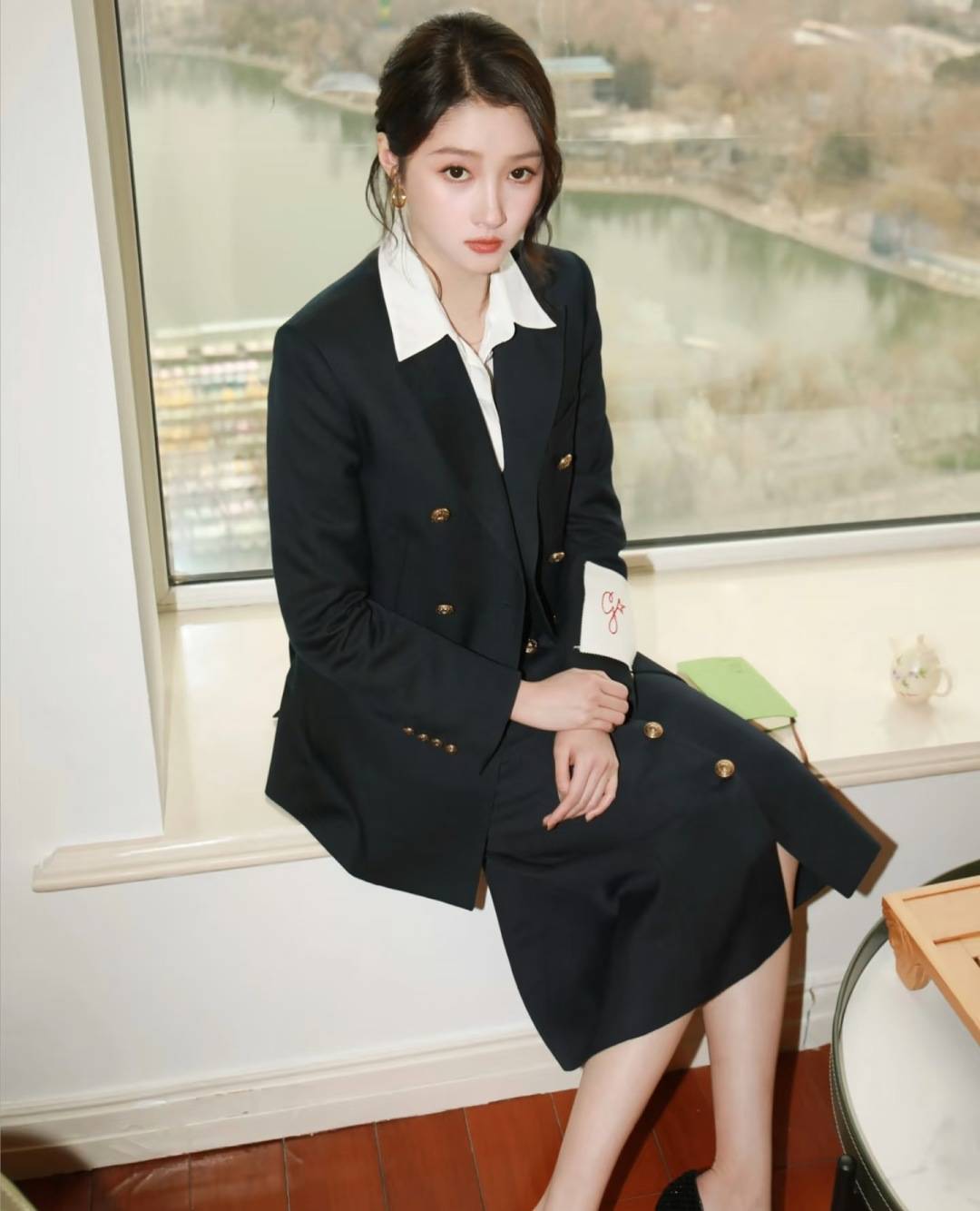 宋佳“体制内”穿搭上热搜<strong></p>
<p>哪种虚拟币升值快</strong>，朱珠穿西装也不失韵味，这股风终究被她们穿火了！