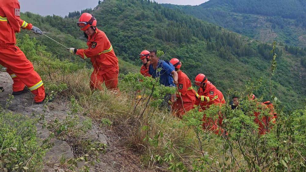 一人因登山摔伤腰部被困山底<strong></p>
<p>虚拟币的线路</strong>，淄博消防紧急救援