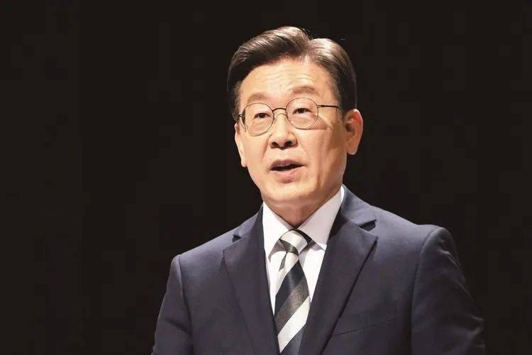 10天倒计时<strong></p>
<p>虚拟币</strong>，韩国被逼上“绝境”，美国张口要4000亿，李在明签不签？
