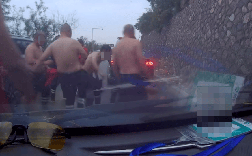 男子称受雇搜救后遭其他救援队多人殴打 涉事救援队：已处分打人者<strong></p>
<p>股票软件</strong>，相关部门介入调查