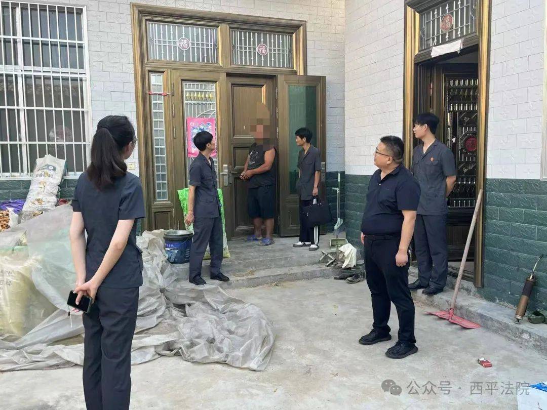 现场画面曝光！河南驻马店出动多名干警<strong></p>
<p>广州虚拟币公司</strong>，多人被带走！