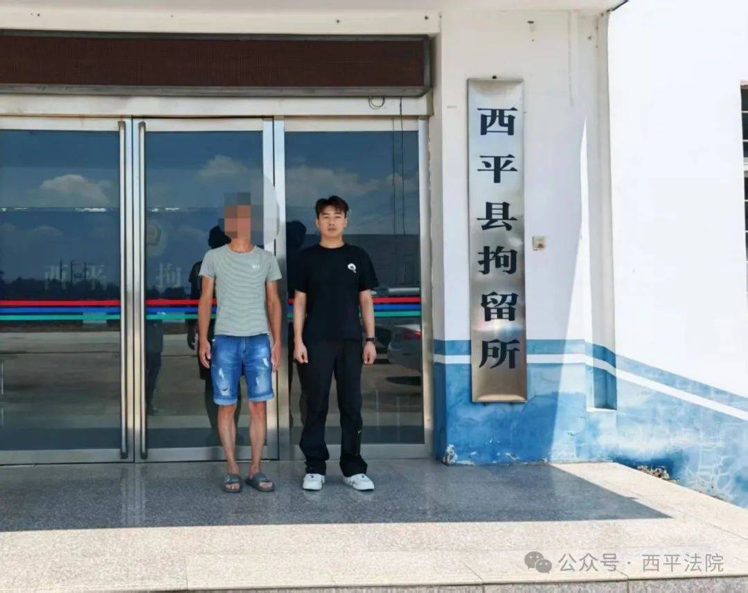 现场画面曝光！河南驻马店出动多名干警<strong></p>
<p>广州虚拟币公司</strong>，多人被带走！