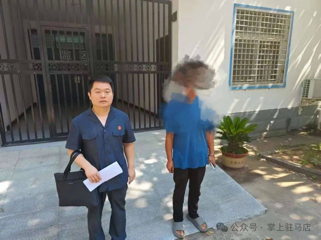 现场画面曝光！河南驻马店出动多名干警<strong></p>
<p>广州虚拟币公司</strong>，多人被带走！