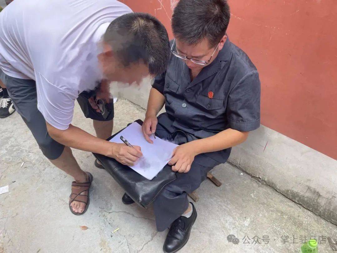 现场画面曝光！河南驻马店出动多名干警<strong></p>
<p>广州虚拟币公司</strong>，多人被带走！