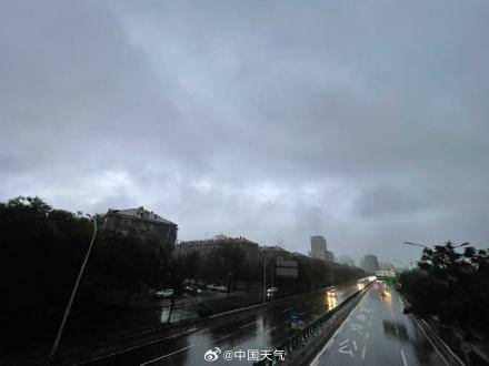 北京七区已现暴雨或大暴雨 早高峰城区及北部地区仍有明显降雨 注意出行安全<strong></p>
<p>交易公司</strong>！