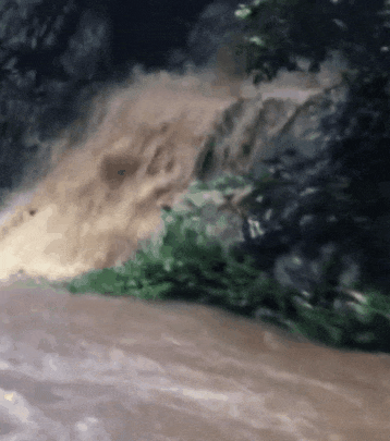 大峡谷漂流突降大雨<strong></p>
<p>交易公司</strong>，24岁女游客落水失联！亲属：仍在搜寻中