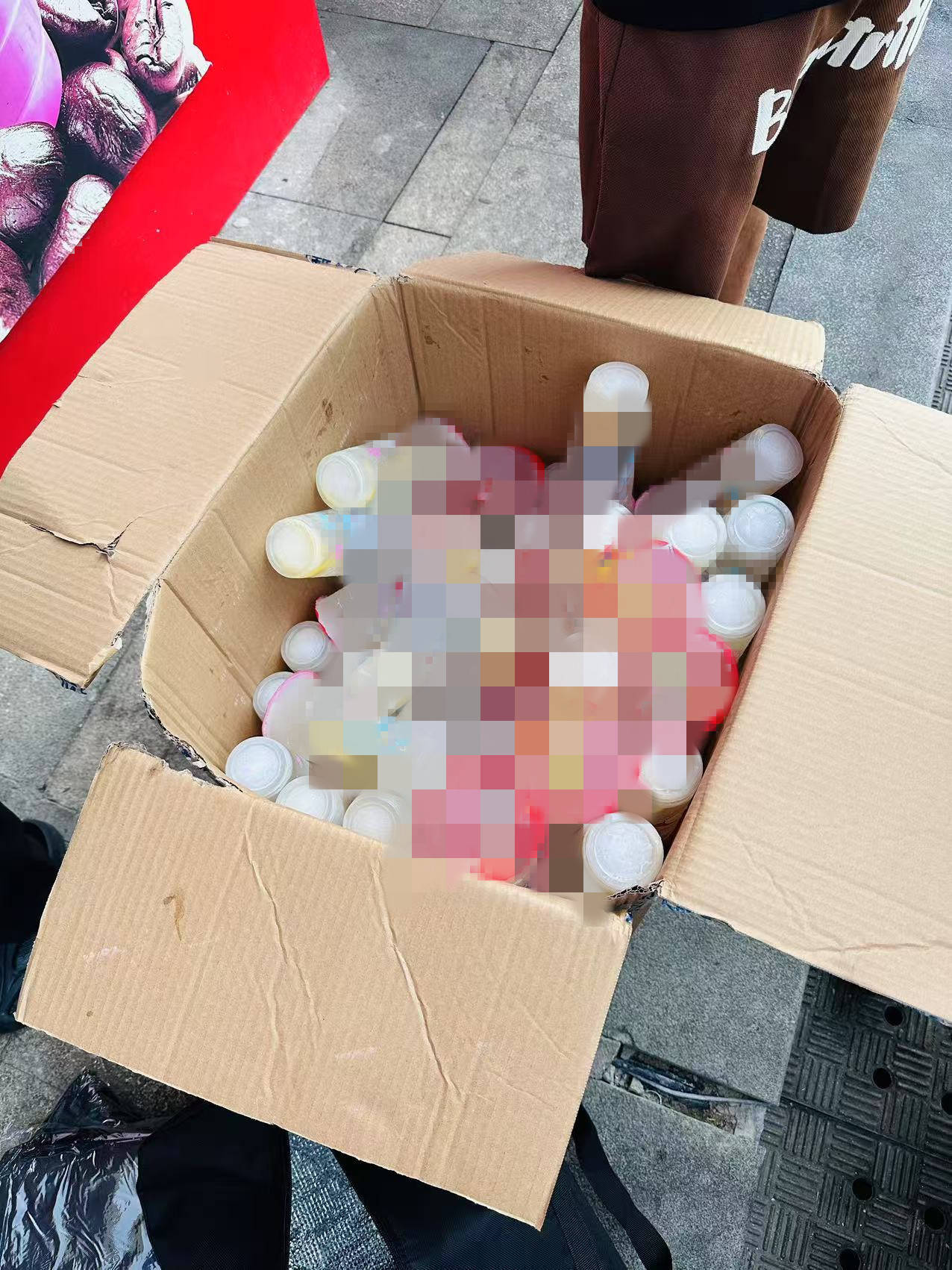 湖南一男子背40公斤蜜雪冰城上武功山售卖<strong></p>
<p>上海虚拟币培训室</strong>，当事人：收入不多纯体验，当负重训练