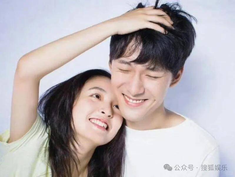离婚三年又被拍到亲密逛超市<strong></p>
<p>虚拟币公司倒闭了吗</strong>，他俩这是纯带娃还是真复合了？