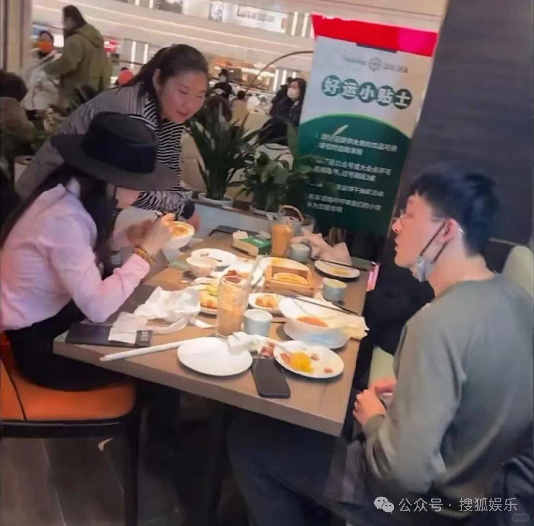 离婚三年又被拍到亲密逛超市<strong></p>
<p>虚拟币公司倒闭了吗</strong>，他俩这是纯带娃还是真复合了？