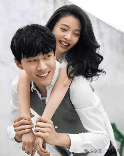 离婚三年又被拍到亲密逛超市<strong></p>
<p>虚拟币公司倒闭了吗</strong>，他俩这是纯带娃还是真复合了？