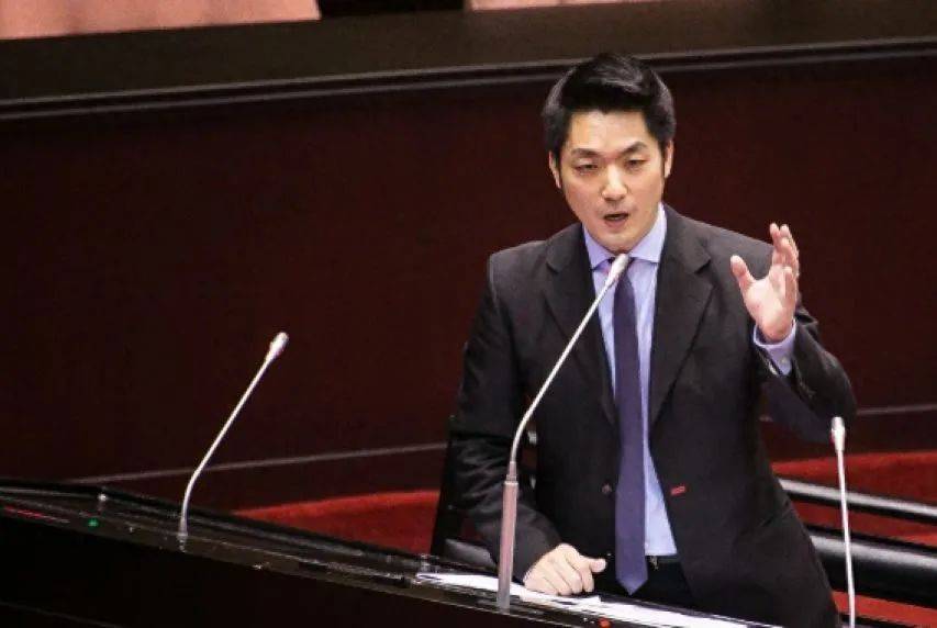 蒋万安人还没来大陆<strong></p>
<p>remme</strong>，台当局发声威胁：不准参加阅兵！我国防部已表态，一番话斩钉截铁