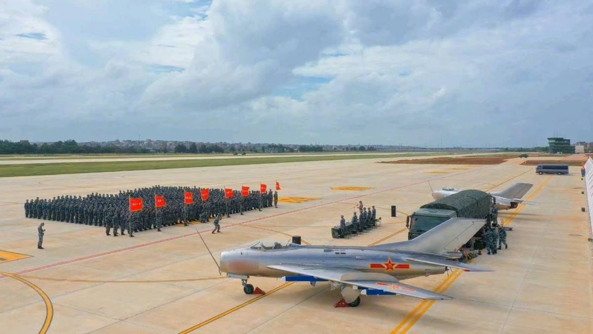 外媒：中国空军战斗机减少500架<strong></p>
<p>能看虚拟币走势的软件</strong>，这一举动却让战斗力跃升至全球第二！原因何在？