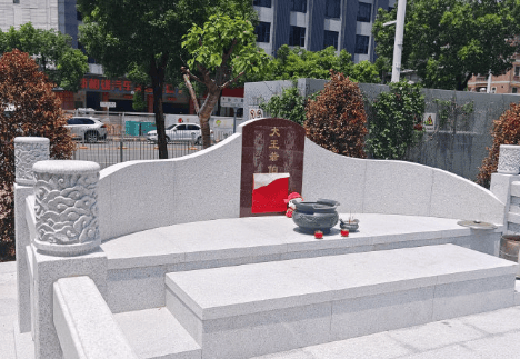 网传一小区建坟墓<strong></p>
<p>虚拟币涨速软件</strong>，街道正进一步核查和处置