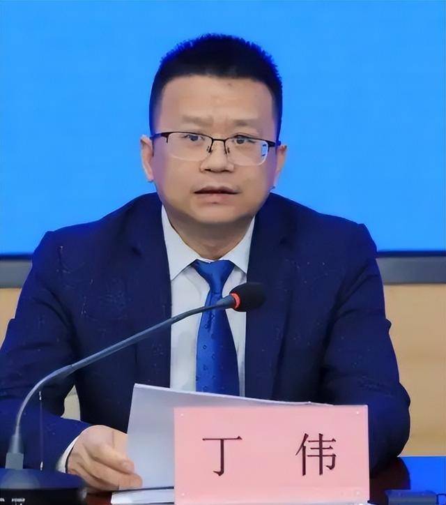 4位副市长履新<strong></p>
<p>虚拟币涨速软件</strong>，卸任两年后他再任此职