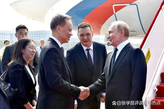 普京抵达第一站<strong></p>
<p>人工智能虚拟现实币</strong>，金正恩随后就到，中方给2人准备的位置十分特殊