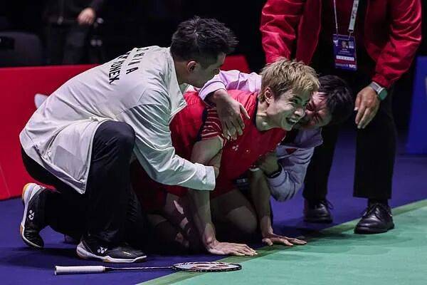 祝贺！石宇奇2比1逆转昆拉武特<strong></p>
<p>人工智能虚拟现实币</strong>，获得羽毛球世锦赛男单冠军！