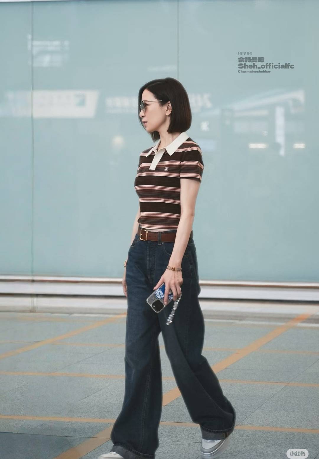 50岁佘诗曼机场街拍秀蛮腰身材绝了<strong></p>
<p>股票</strong>！王心凌同样穿法重返18岁