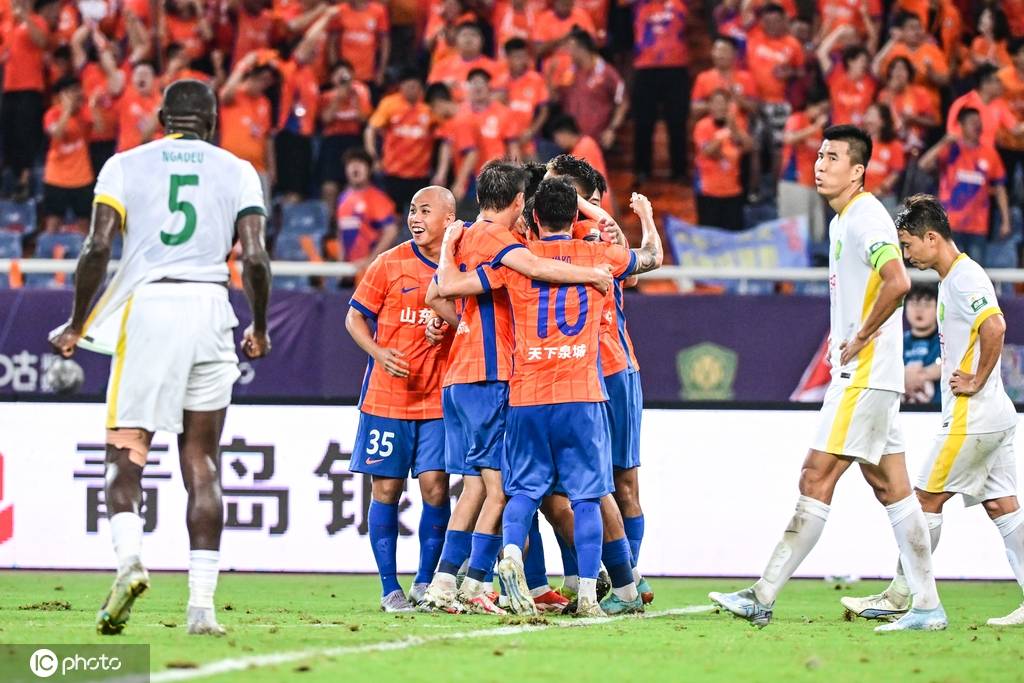 榜首烫手<strong></p>
<p>股票</strong>！申花国安海港本轮全输 蓉城后来居上抢争冠先机