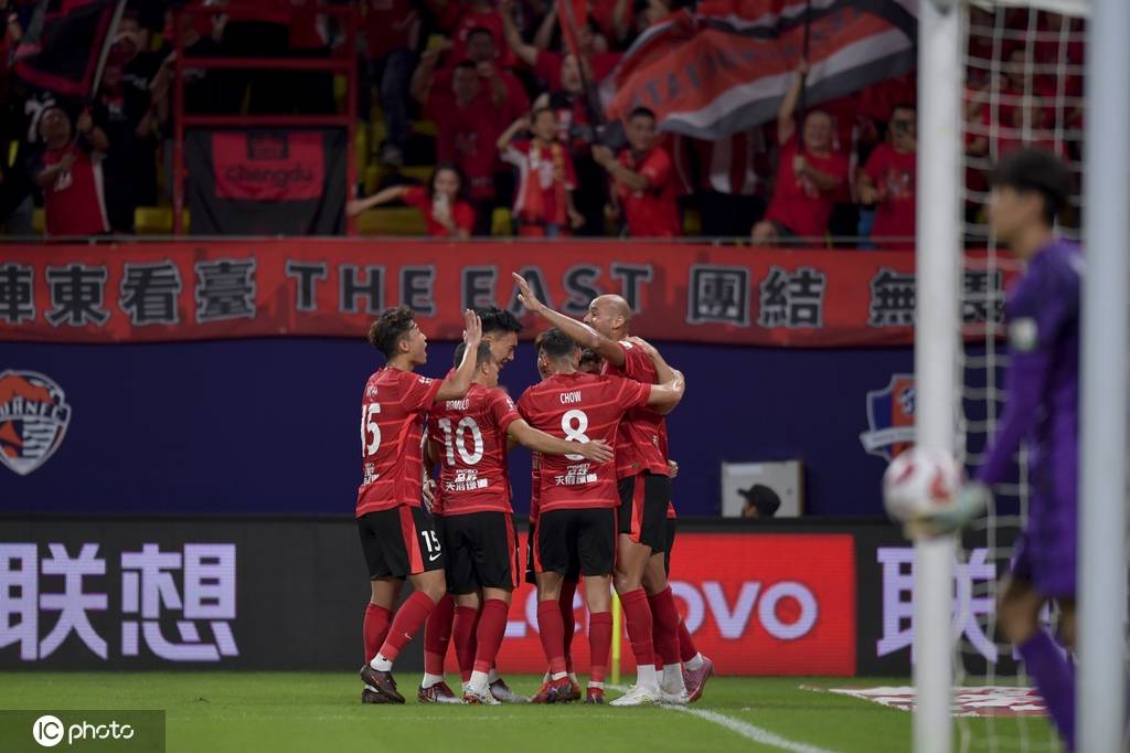 榜首烫手<strong></p>
<p>股票</strong>！申花国安海港本轮全输 蓉城后来居上抢争冠先机