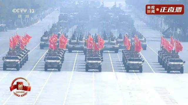 不装了<strong></p>
<p>虚拟币</strong>！一口气看完九三大阅兵武器装备！谁说我们一个也不认识？