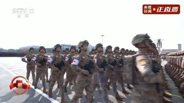 不装了<strong></p>
<p>虚拟币</strong>！一口气看完九三大阅兵武器装备！谁说我们一个也不认识？