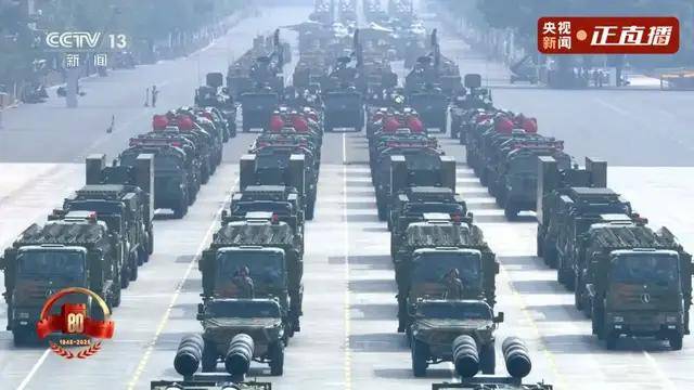 不装了<strong></p>
<p>虚拟币</strong>！一口气看完九三大阅兵武器装备！谁说我们一个也不认识？
