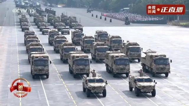 不装了<strong></p>
<p>虚拟币</strong>！一口气看完九三大阅兵武器装备！谁说我们一个也不认识？