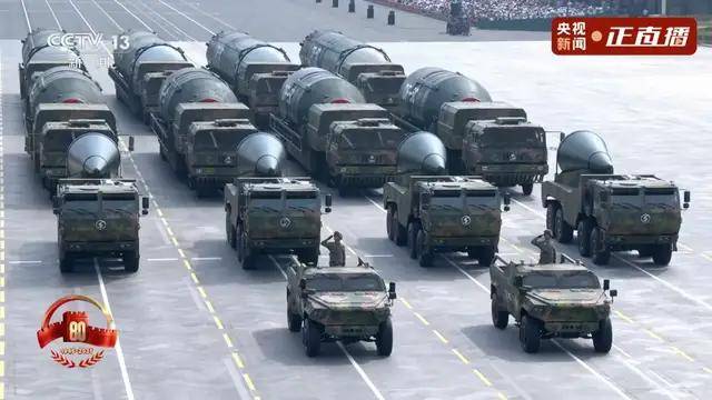 不装了<strong></p>
<p>虚拟币</strong>！一口气看完九三大阅兵武器装备！谁说我们一个也不认识？