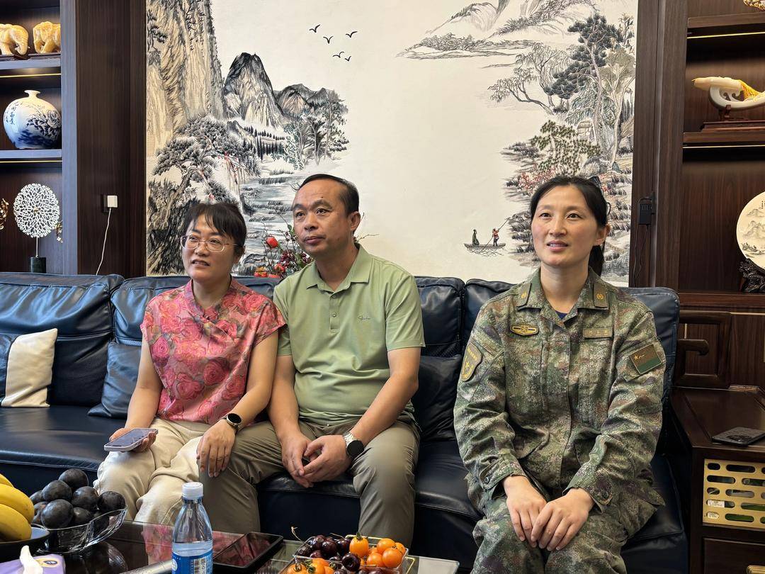 抗战胜利80周年大阅兵民兵方阵<strong></p>
<p>虚拟币</strong>，有两名女生来自无锡地区
