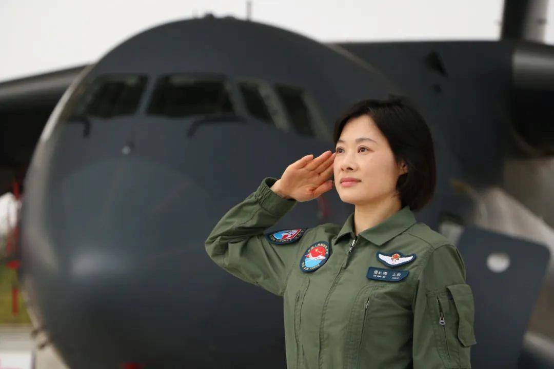 阅兵最帅女机长<strong></p>
<p>虚拟币</strong>，是她！