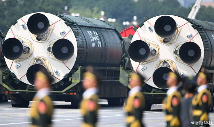 金灿荣：阅兵式上让<strong></p>
<p>知乎</strong>我大受震撼的五件大杀器