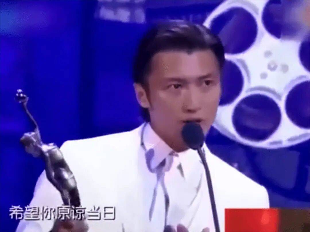 考古|89岁谢贤现身依旧时髦！与小49岁女友分手后开搞事业<strong></p>
<p>知乎</strong>，疑已交代后事的他太潇洒