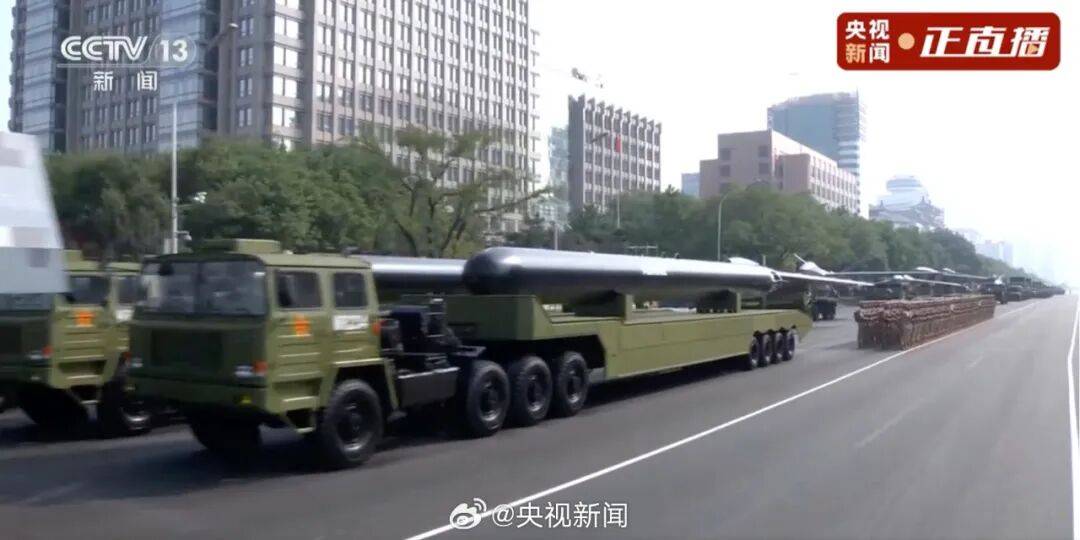 东风-61、巨浪-3、折叠翼预警机、歼-20S<strong></p>
<p>知乎</strong>，画面披露！