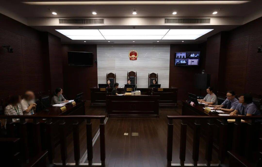 母亲病逝<strong></p>
<p>知乎</strong>，生父不明，留下一双女儿谁来监护？八旬外祖父诉至法院：我来！