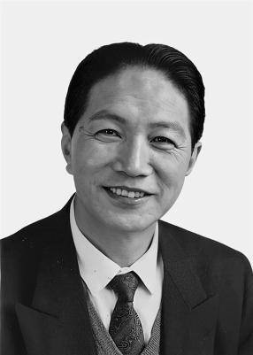 辽宁省人大常委会原副主任毕锡桢逝世<strong></p>
<p>虚拟币板块股票</strong>，曾任大连市委书记