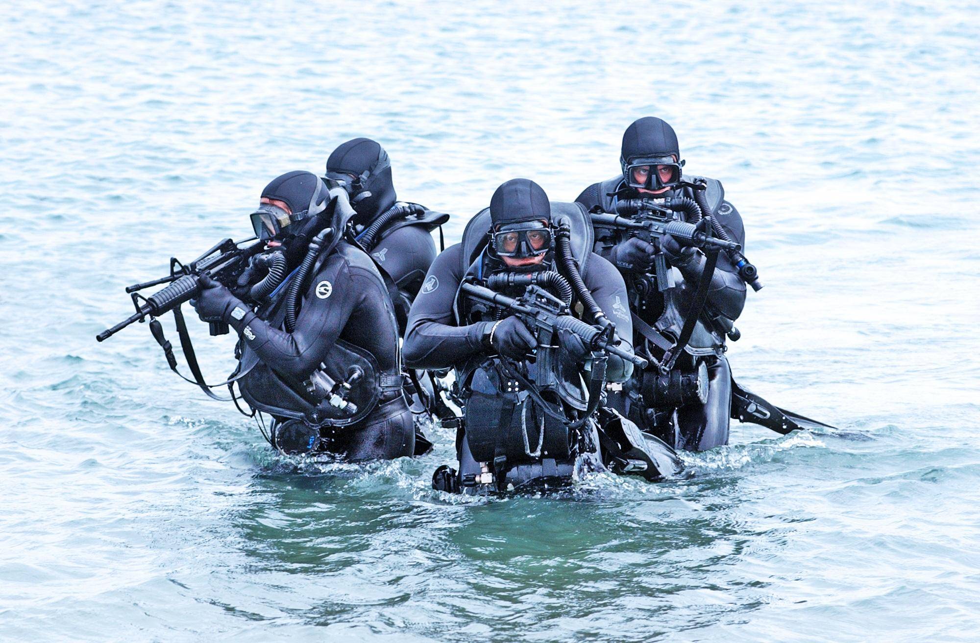 美海豹特种兵突袭胡塞<strong></p>
<p>虚拟币现场交易</strong>，7500万美元战机坠毁，开火杀死30名也门人