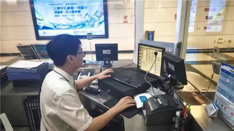 一根牙签“抢”回25万元！一老年乘客手机被“黑”<strong></p>
<p>虚拟币买卖委托价</strong>，地铁值班站长紧急取卡