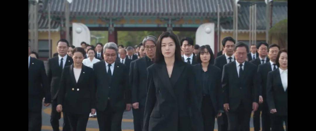 44岁要去“竞选总统”的全智贤<strong></p>
<p>虚拟币买卖委托价</strong>，穿衣风格都变了！