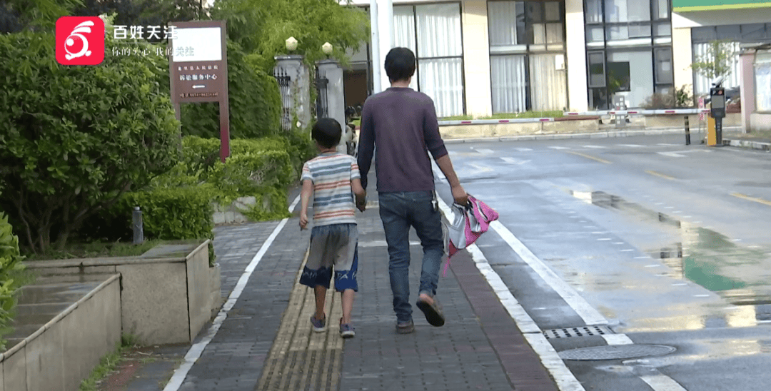 心酸！12岁男孩“独居”贵阳一安置房内<strong></p>
<p>虚拟币交易所加盟</strong>，父亲回应：迫于无奈，因为……
