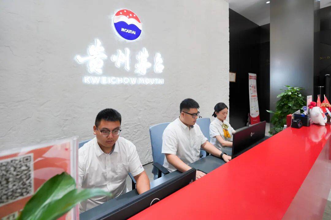 想喝到茅台酒其实并不难<strong></p>
<p>钱包</strong>！实地探访贵阳专卖店